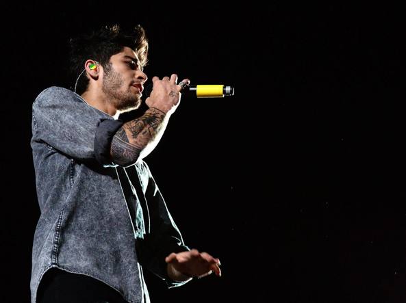Lâ€™ex componente della band diffonde il nuovo brano frutto della collaborazione con Naughty Boy. Le fan si dividono su Twitter per omaggiare chi Ã¨ rimasto nel gruppo