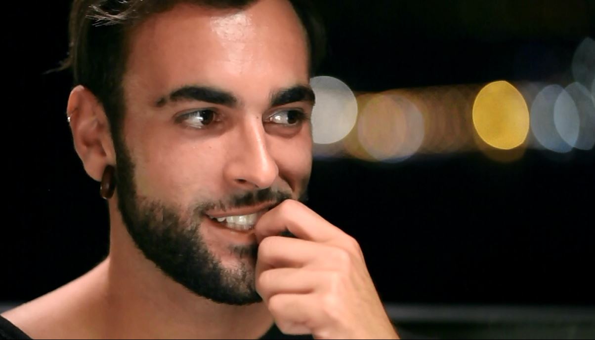 Il cantante lancia \